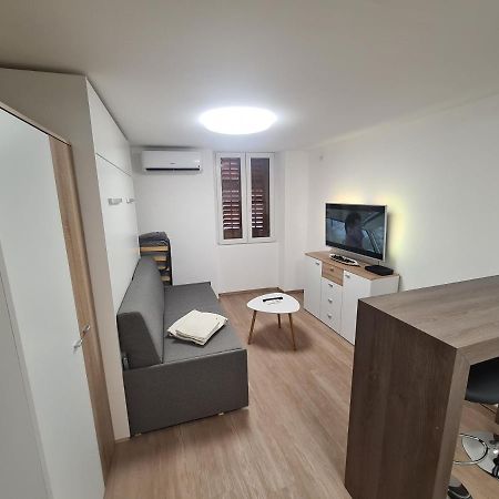 Апартаменты Apartma Sasko Изола Экстерьер фото