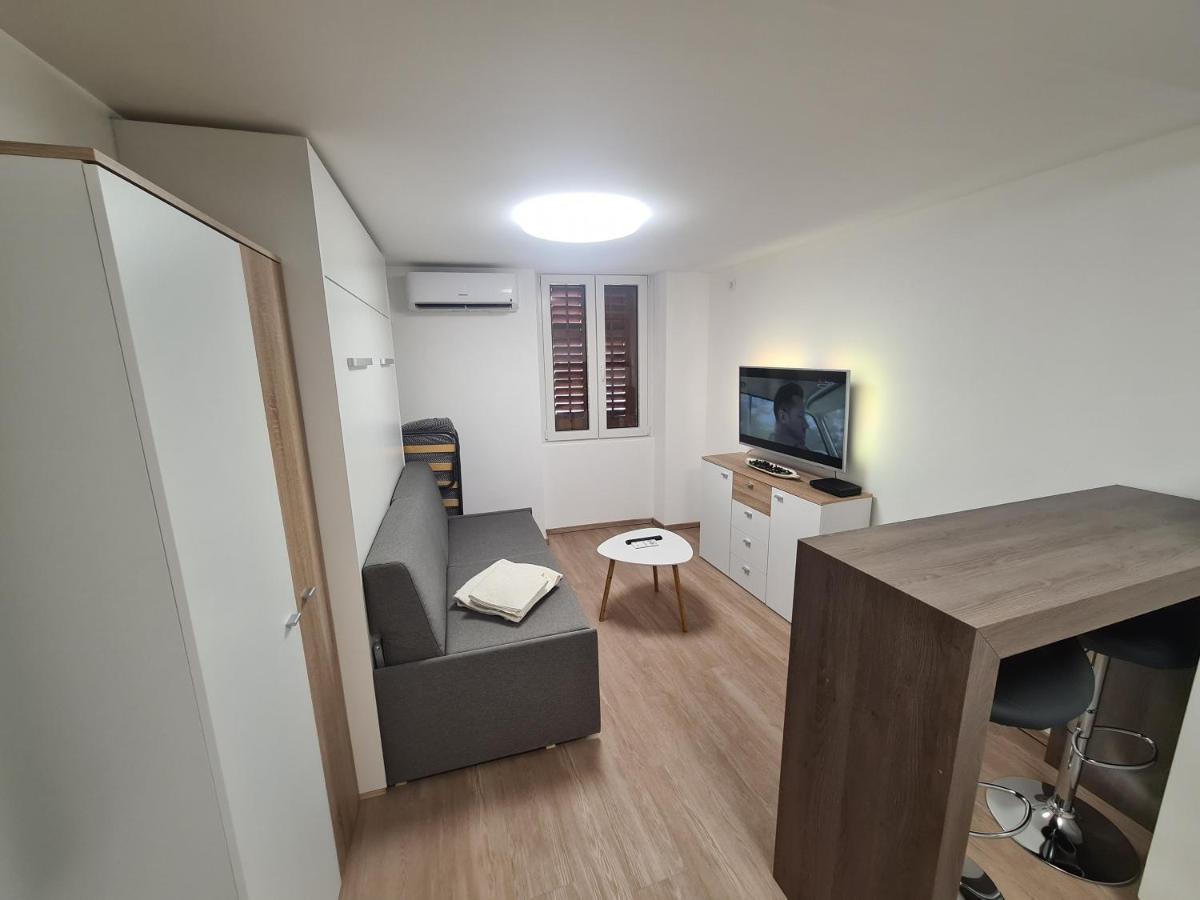 Апартаменты Apartma Sasko Изола Экстерьер фото