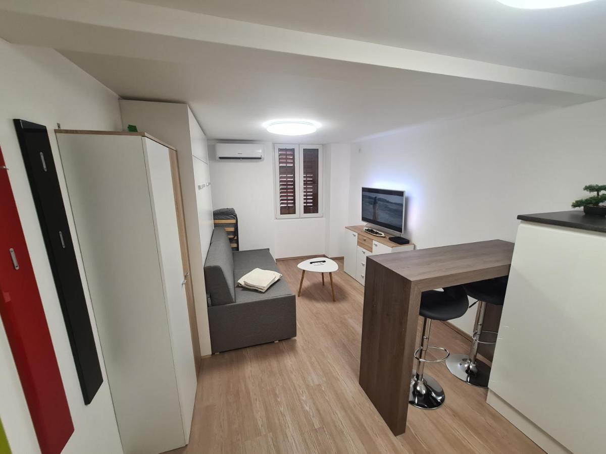 Апартаменты Apartma Sasko Изола Экстерьер фото
